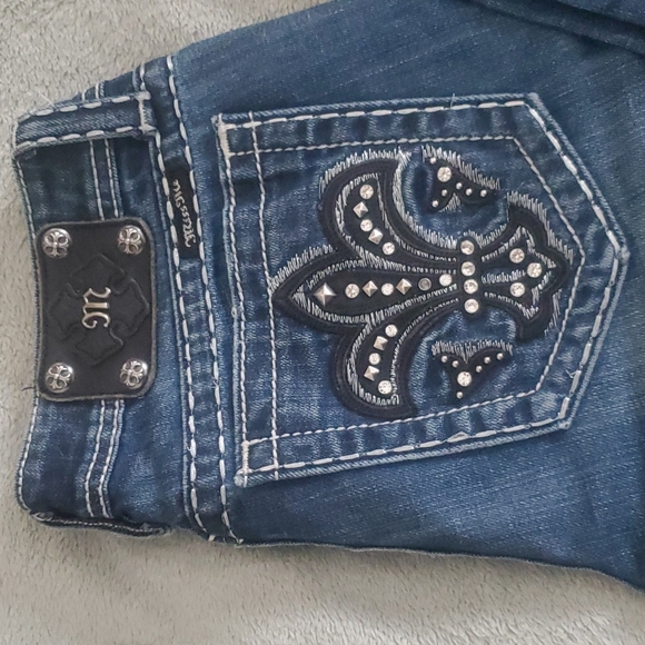 Miss Me Jean's size 28 - Picture 2 of 5